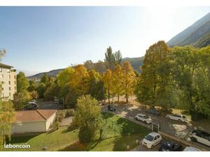 Exclusivité superbe appartement lumineux avec balcon et vue dégagée