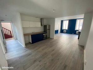 Immeuble de rapport 4 lots | 2 appartements refaits à neuf | Local commercial loué | Auxon