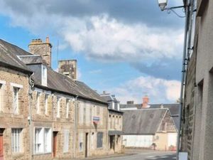 Maison de bourg en pierre 7 pièces