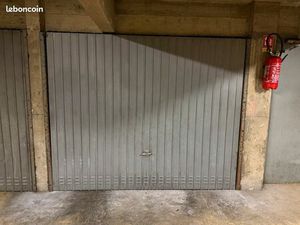 200/mois box fermé à louer