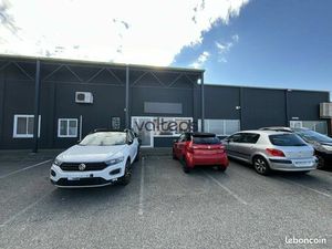 Local d'activité 210 m²