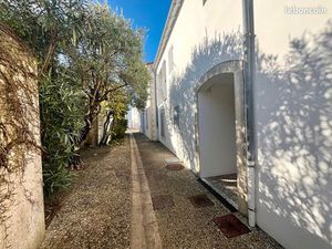 Studio 1 pièce 27 m²