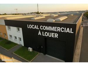 Local 390 m² Ingré