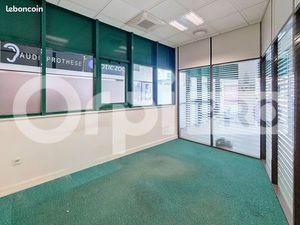 Local commercial 180 m²