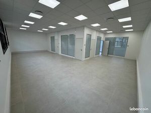 Local commerce et bureau 90m2 coeur de Sophia