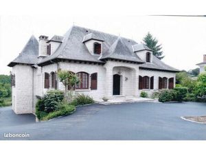 Maison individuelle T8 de 262m² avec parc et sous sol