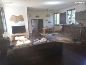 Maison au bord de l'eau