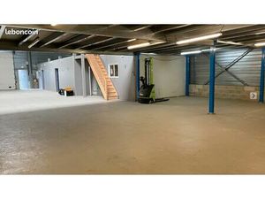 Local d'activité 485 m²   Reims - Neuvilette 2300
