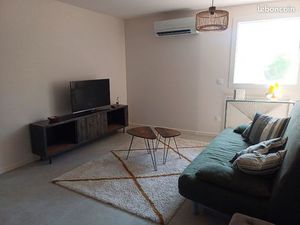 T2 plein centre-ville Pradet disponible jusqu'en juin