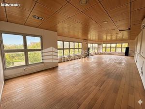 Bureau 213 m²