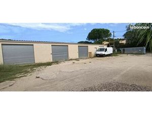 Parking/box 4 pièces 170 m²