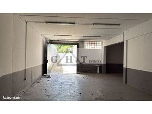 Local industriel 250 m²