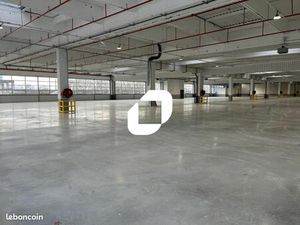 Local logistique 8 241 m²