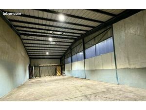 ◊ À louer – Local commercial / industriel 235m2 – ZI Saint-Claude – emplacement Premium Di