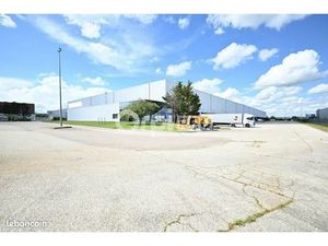 Local d'activité 26 428 m²