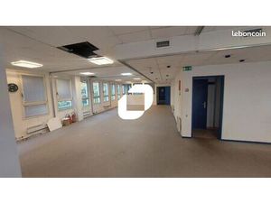 Local d'activité 302 m²