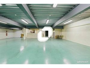 Local d'activité 334 m²