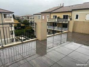 Appartement récent T3 duplex dernier étage terrasse