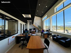 Bureaux Professionnels 67 m² + Mezzanine 36 m² + Salle de pause – Parking 10 places