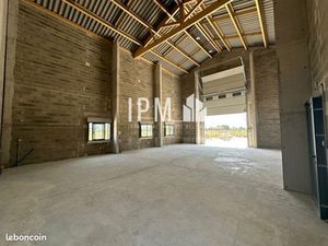 Local d'activité 140 m²