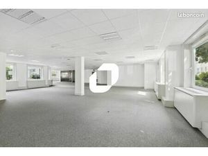 Bureau 333 m²