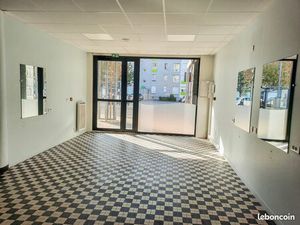 Local commercial situé au sein d'une galerie commerciale à Concarneau