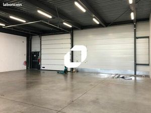 Local d'activité 550 m²