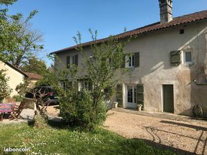 Charmante maison en pierres avec dépendances