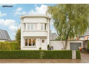 Habitation unique avec espace professionnel !