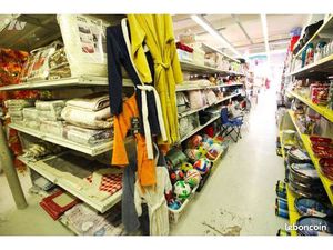 Local d'Activités 200 m² MARSEILLE 4