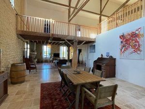Maison en pierre rénovée  charme et calme à Civrac