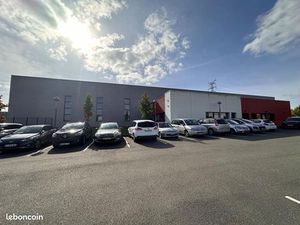 Local d'activité 3 600 m²