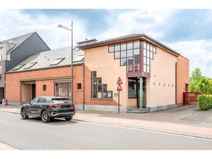 Unieke handelswoning met zwembad  atelier en zonneterras ...