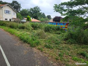 ? Terrain constructible 700 m² – Pessac ?