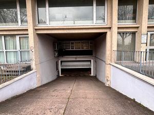 Grand Double Garage Fermé 27 m² – Sous-sol Sécurisé + Électricité – Schiltigheim
