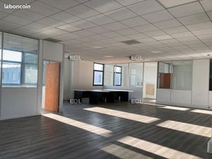 Bureaux 326 m²