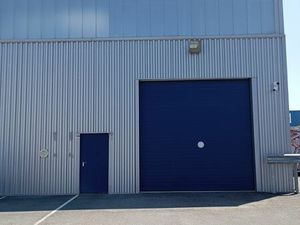 Local / Entrepôt professionnel à louer à Replonges