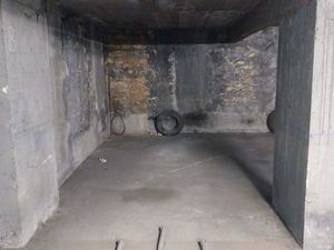 Emplacement pour 1 citadine ou 2 motos / scooters