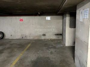 Parking/box 1 pièce 10 m²
