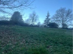 À Vendre : Terrain Constructible de 1 650 m² – Quartier Calme  Proche Centre-Ville