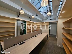 Local bureaux 223 m²