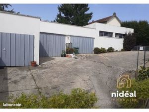 Local 235 m² Louviers