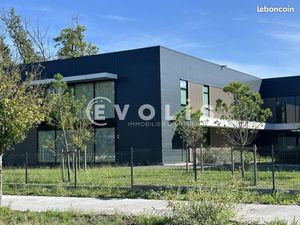 Local d'activité 1 628 m²