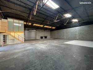Local d'activité 420 m²