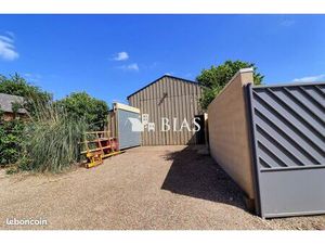 Local 100 m² Le Val d'Hazey