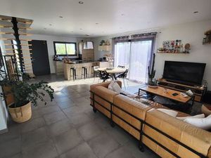 Villa moderne 3 faces  piscine   3 chambres