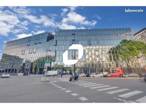 Bureaux 4 663 m²