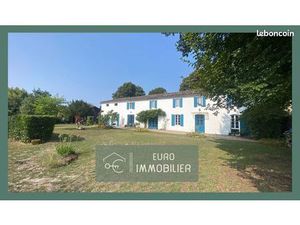 Maison 7 pièces 274 m²