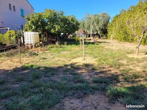 Terrain constructible 666m2 à BAIXAS