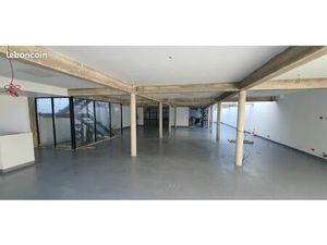 BUREAUX Local d’activité 350 m² – Belle visibilité – Saint-Maur-des-Fossés 94